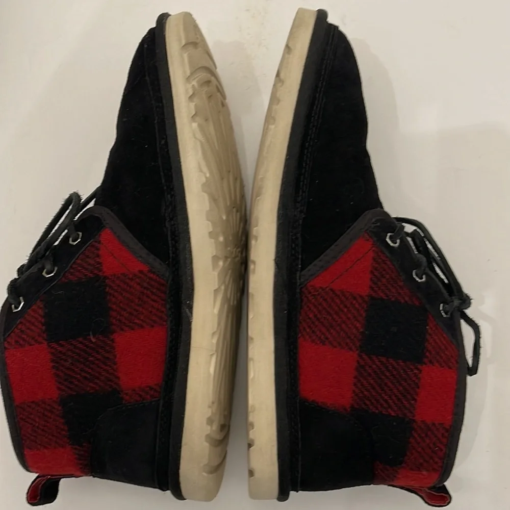 UGG NEUMEL PLAID WOOL BLACK RED CLASSIC BOOTS MENS SIZE 10 - Picture 12 of 16